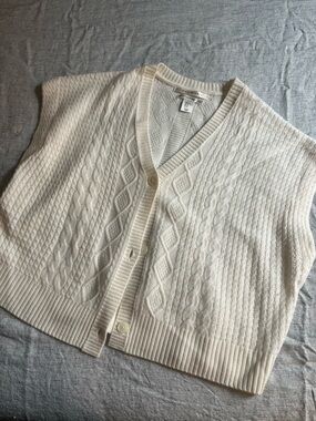 100% Merino Cable Knit Women's Sweater Vest